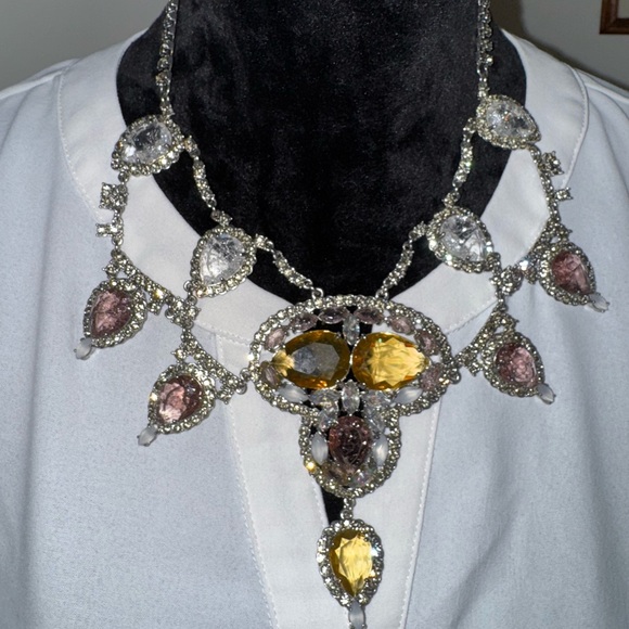 Vintage-Inspired Silver and Gold Necklace with Intricate Filigree - Picture 3 of 12